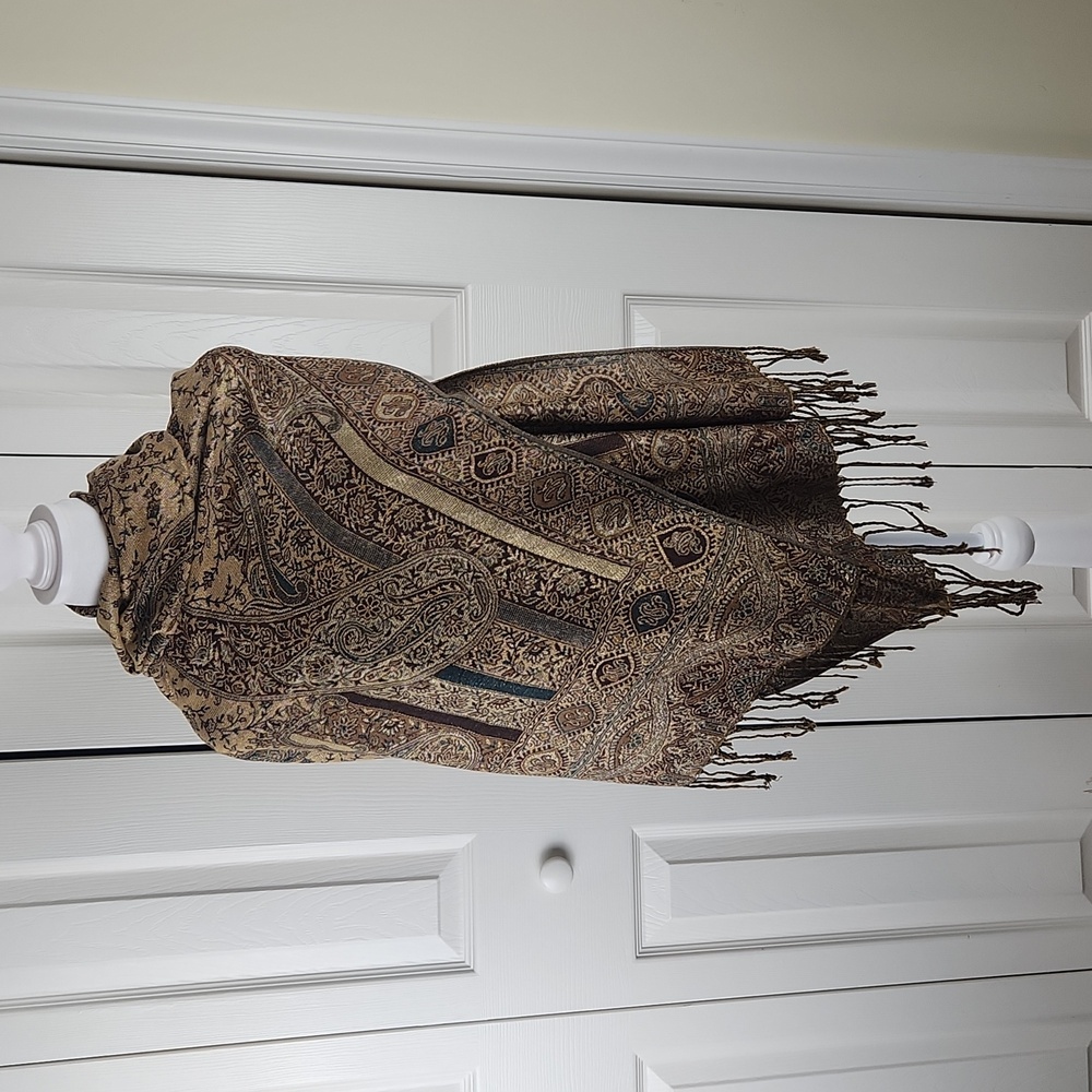 BEAUTIFUL Pashmina  & silk scarf